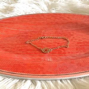 LIKE NEW Fashion Bracelet 🛍